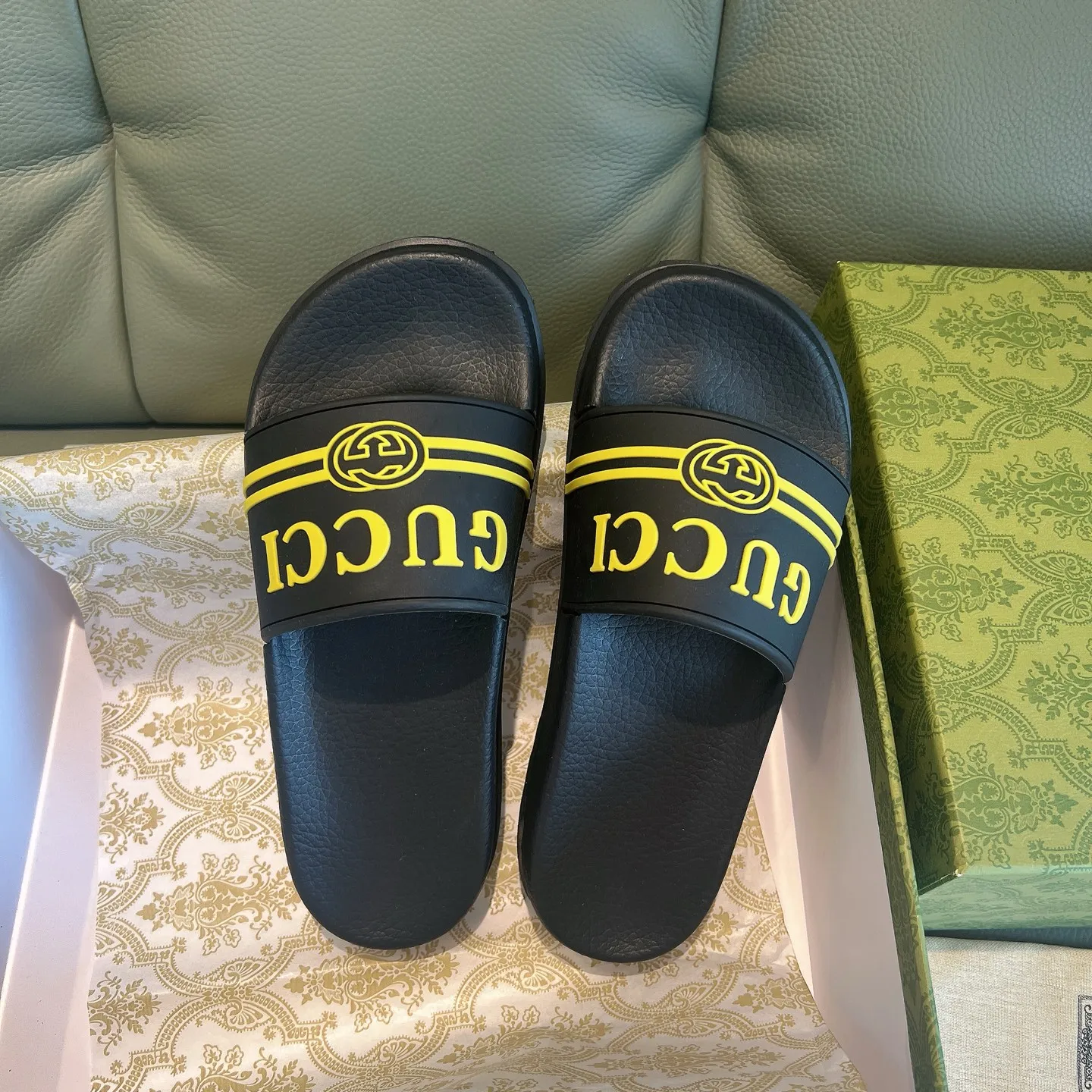 Men's Men's Shoes 130🐮🐮Gucci Gucci Slippers Gucci 2024 latest beach sandals slippers Original molding double G LOGO Original molding consistent Outsole: Men's Men's Shoes u double-layer outsole Size: 35-46